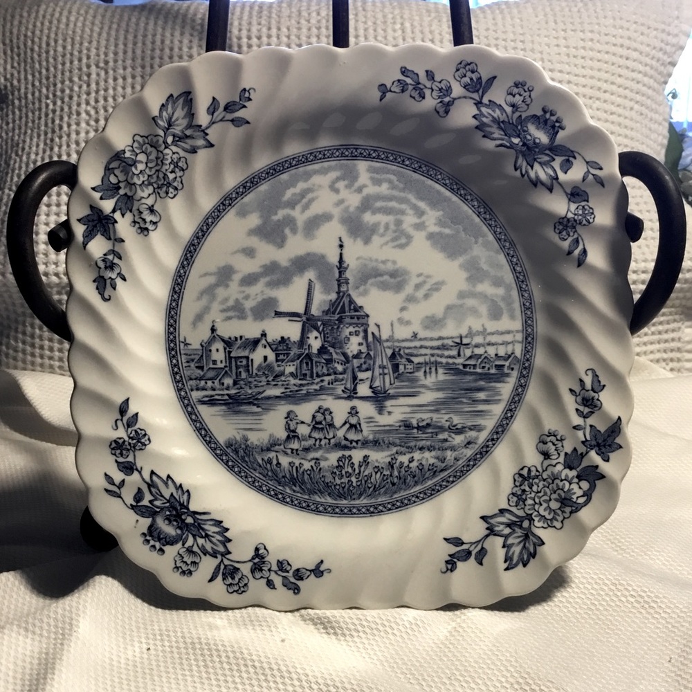 Vintage~JOHNSON BROTHERS TULIP TIME Blue & White Square Salad Plate~7.5”